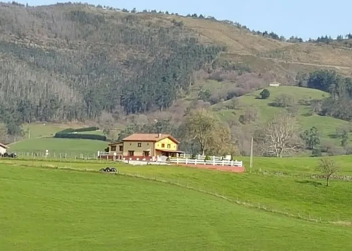 La * Santiurde de Toranzo